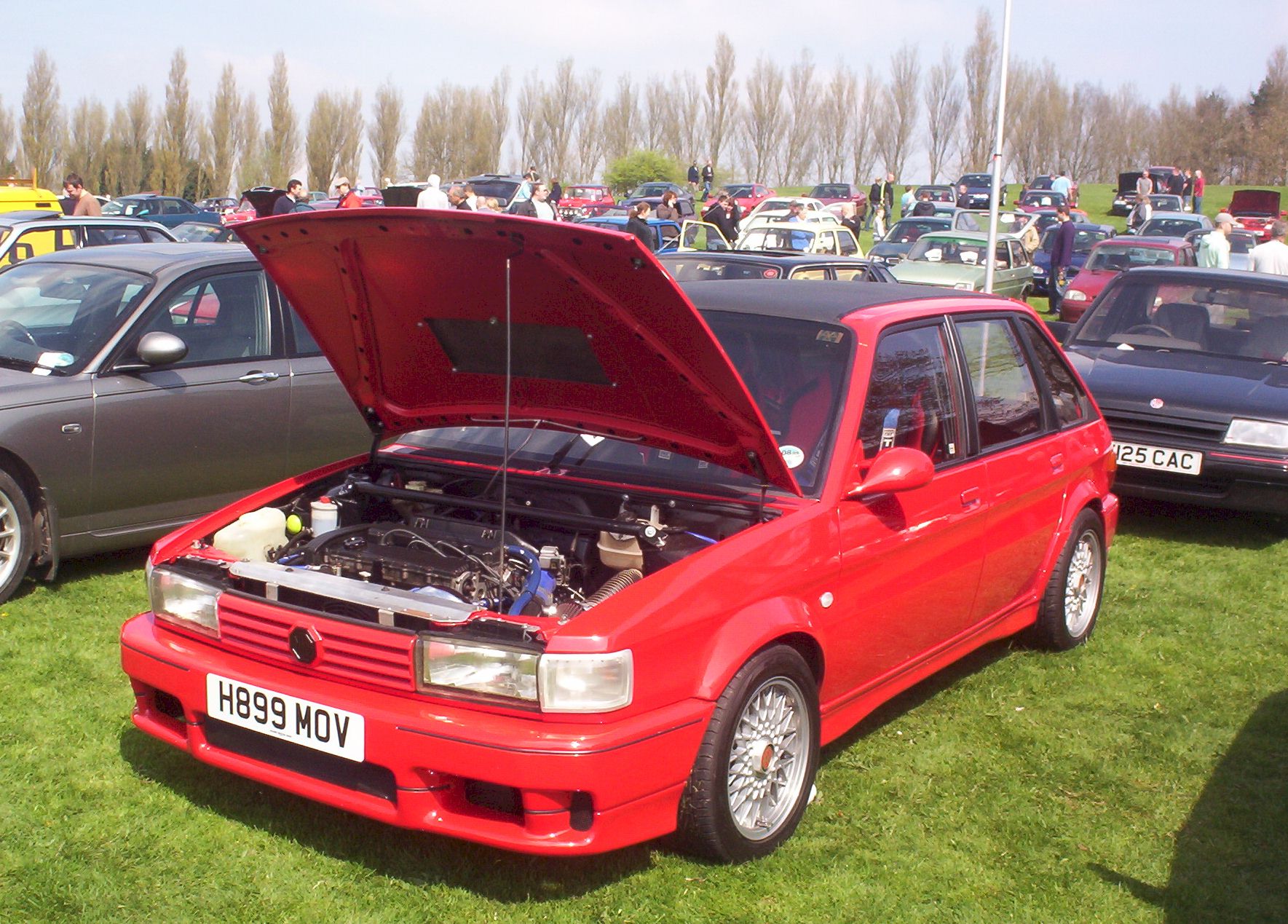 Red MG Maestro Turbo