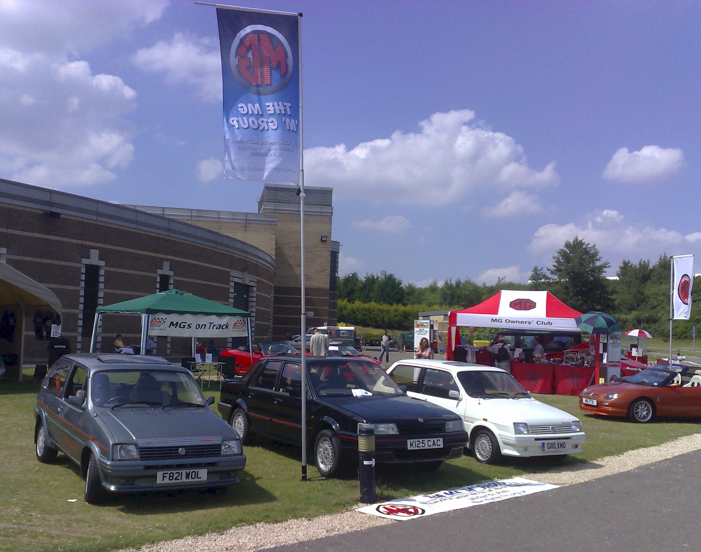 MG 'M' Group Stand